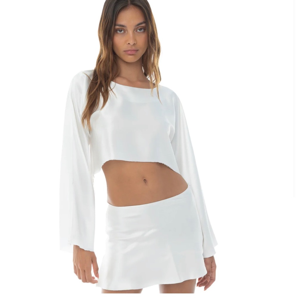 ARE YOU AM I DELPHINE SILK LONG SLEEVE TOP.